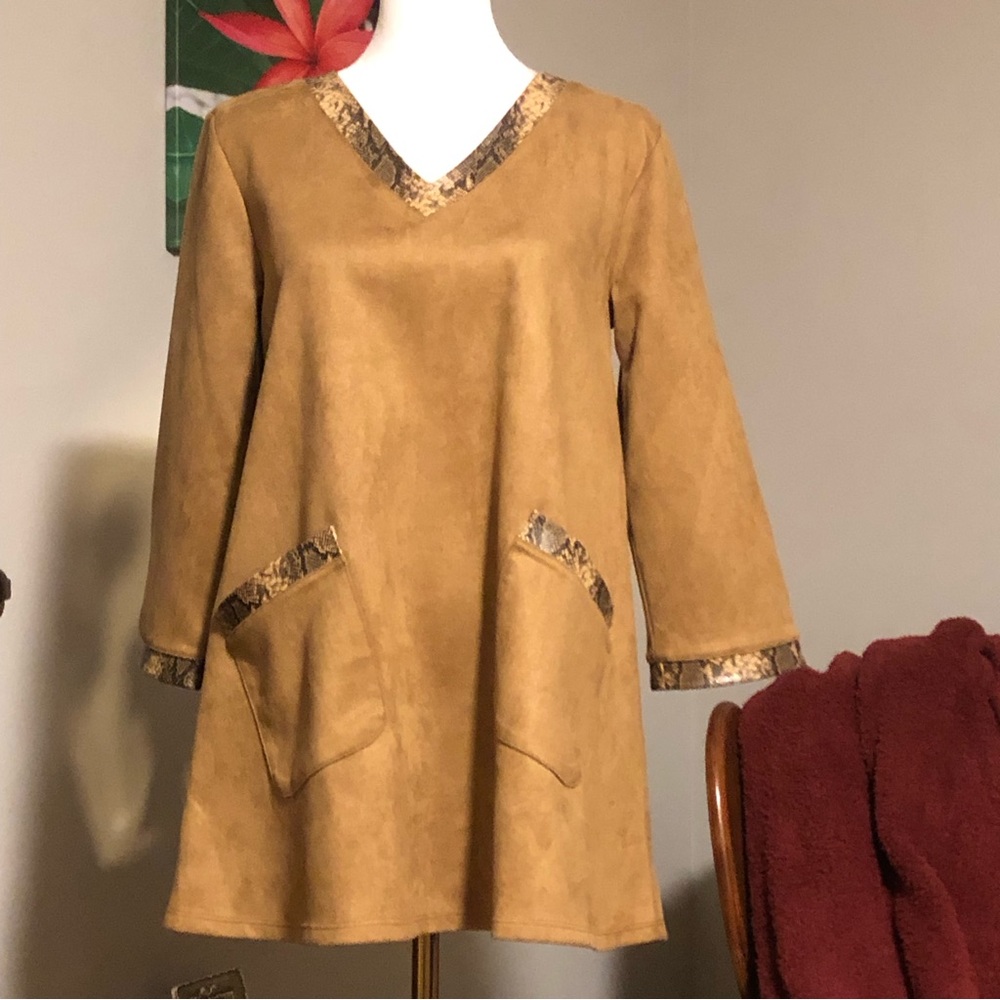 NWT F/Suede Tunic w/F-SnakeTrim Attitudes by Renee Size S Brown